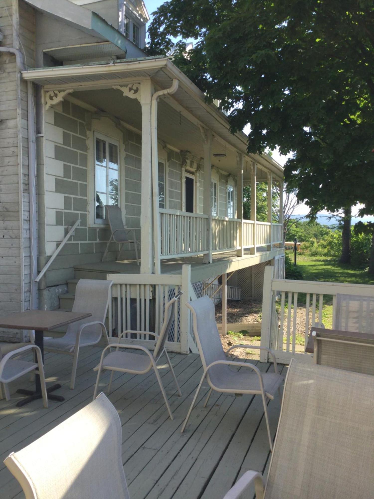 Auberge La Camarine Beaupré Екстериор снимка